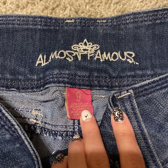 Almost Famous Jean shorts - Picture 2 of 4